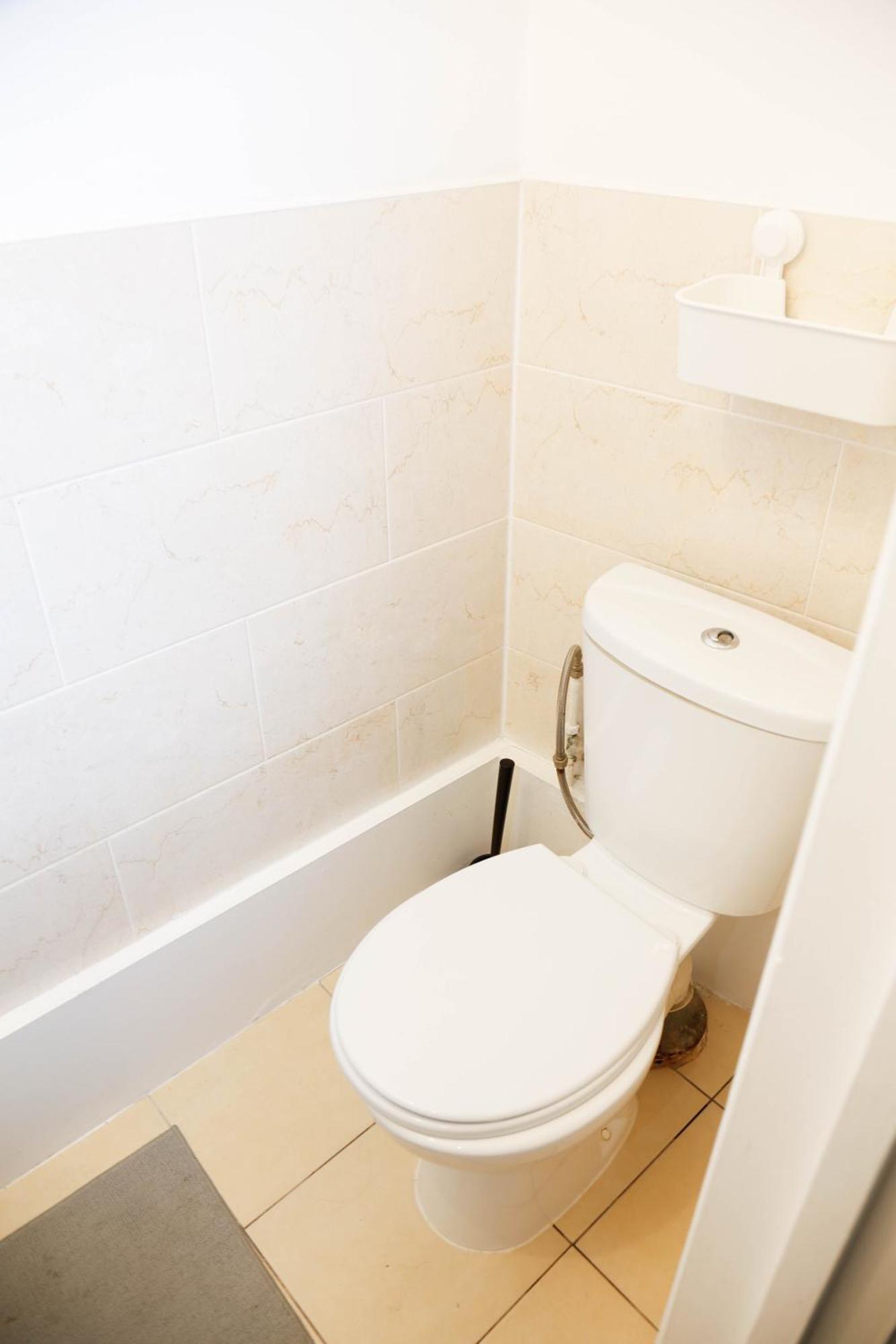 Privatunterkunft Stylish 1-minute Walk To Camden Town Metro, Shops, Cafes, Bars & Restaurants With Shared Bathrooms London