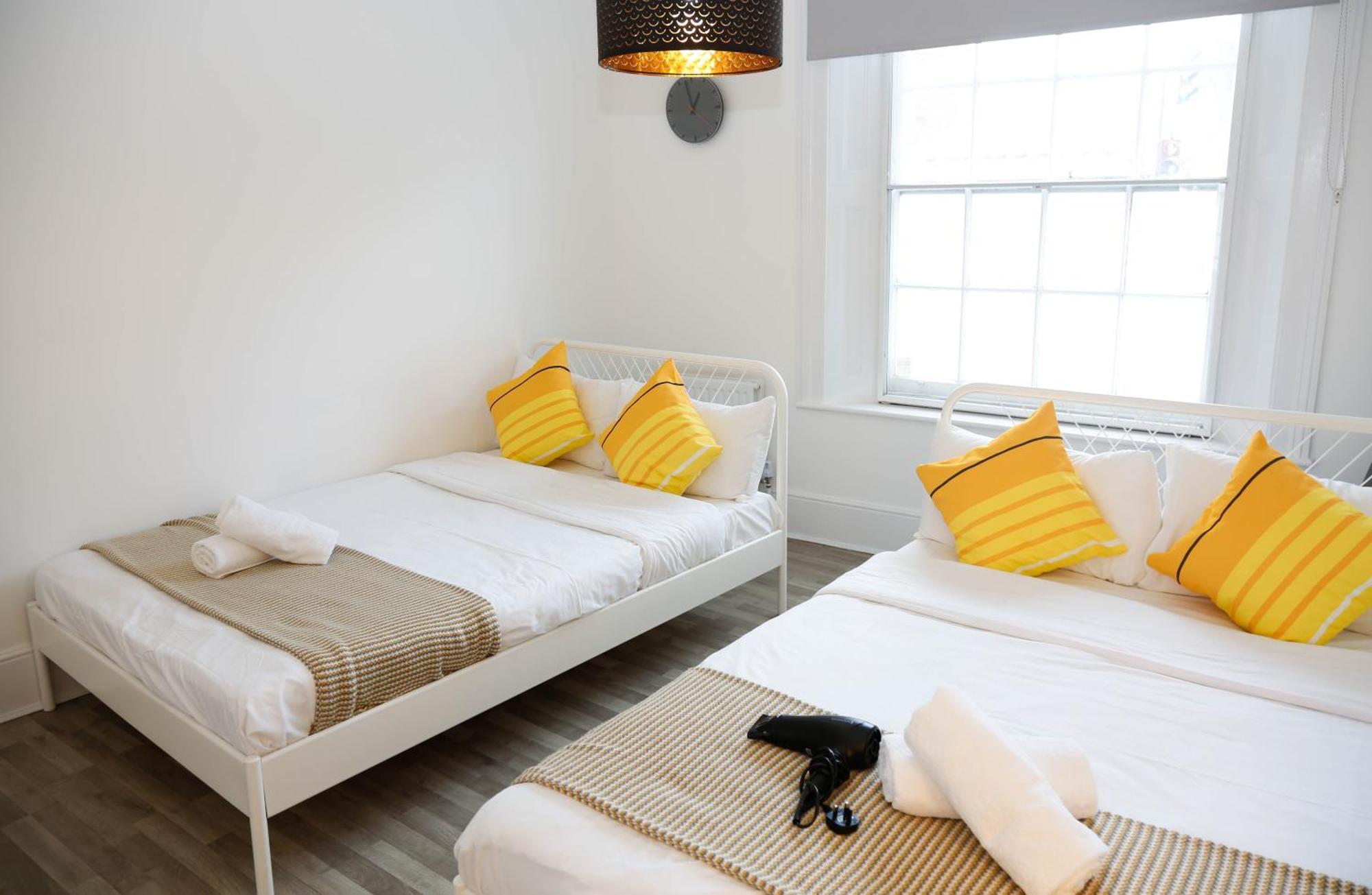 Stylish 1-minute Walk To Camden Town Metro, Shops, Cafes, Bars & Restaurants With Shared Bathrooms Privatunterkunft London