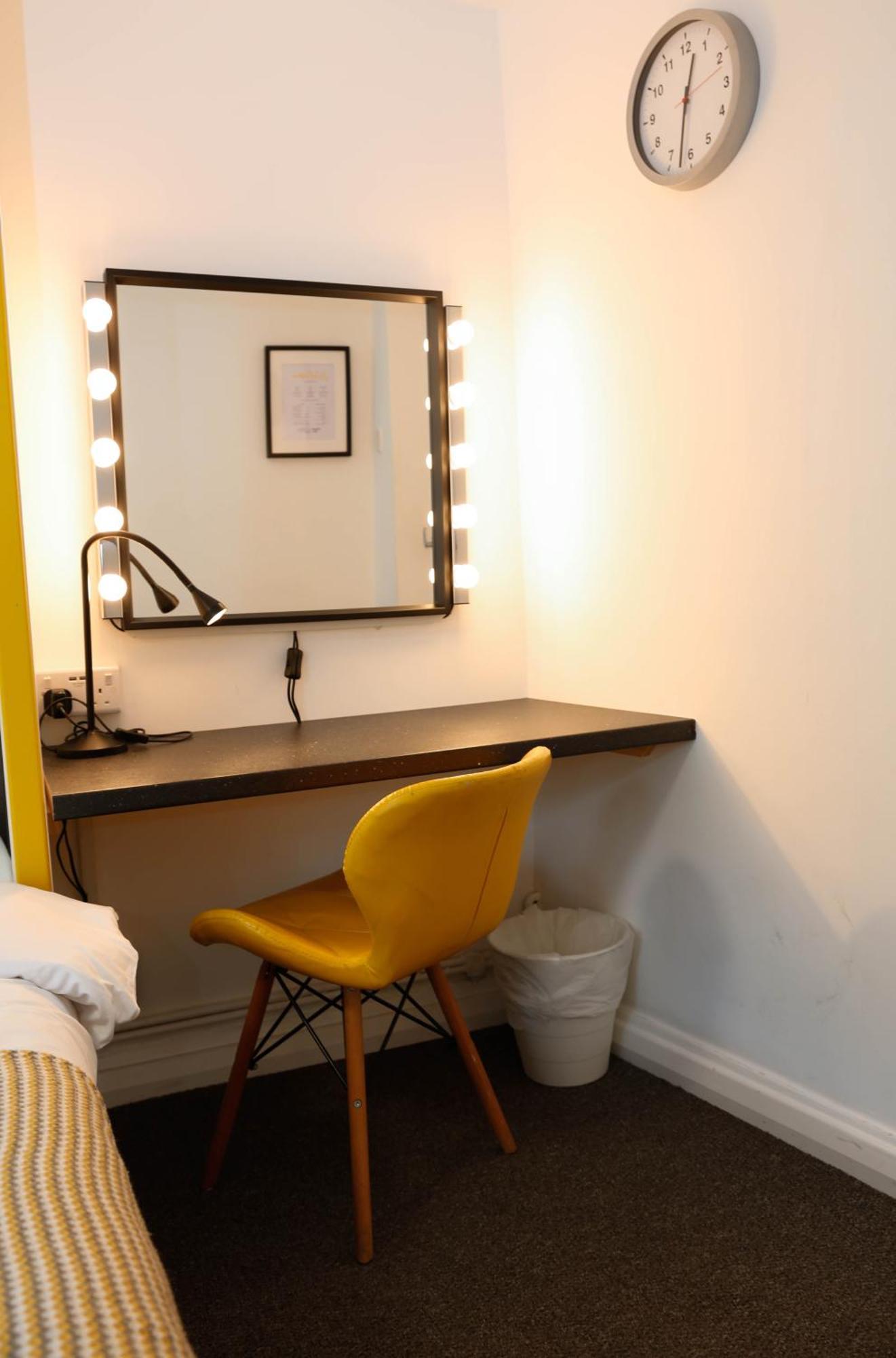 Privatunterkunft Stylish 1-minute Walk To Camden Town Metro, Shops, Cafes, Bars & Restaurants With Shared Bathrooms