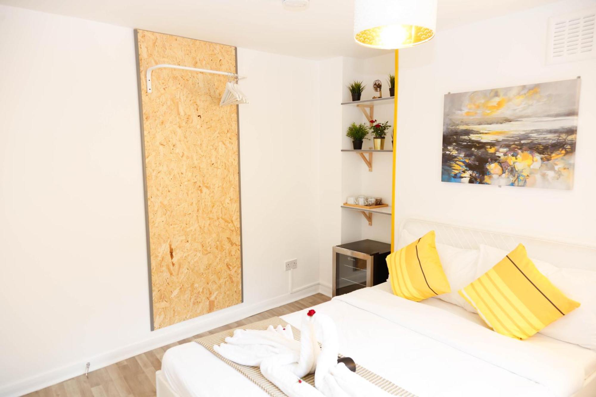 Privatunterkunft Stylish 1-minute Walk To Camden Town Metro, Shops, Cafes, Bars & Restaurants With Shared Bathrooms London