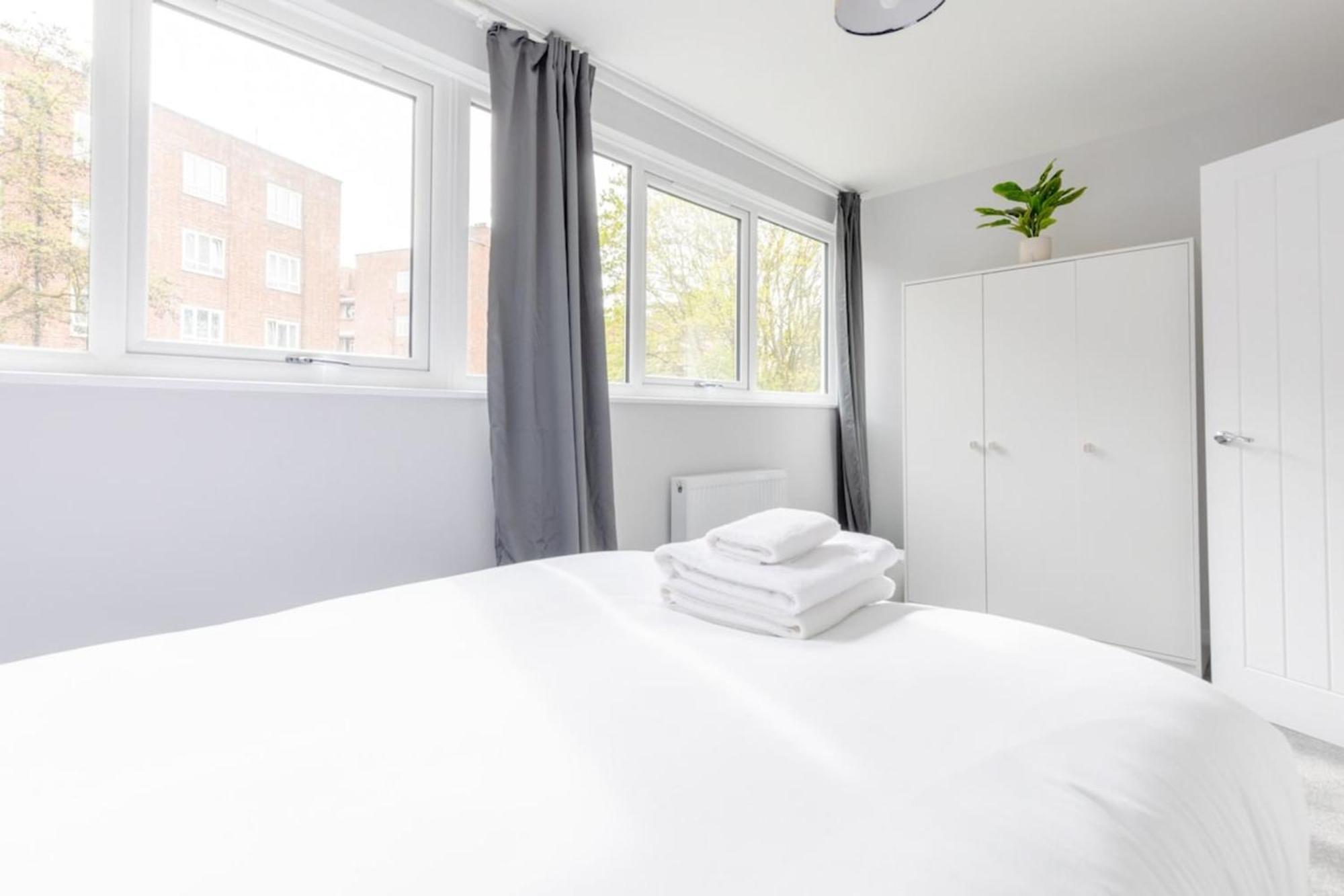 Newly Renovated 3bd Islington! Holiday home
