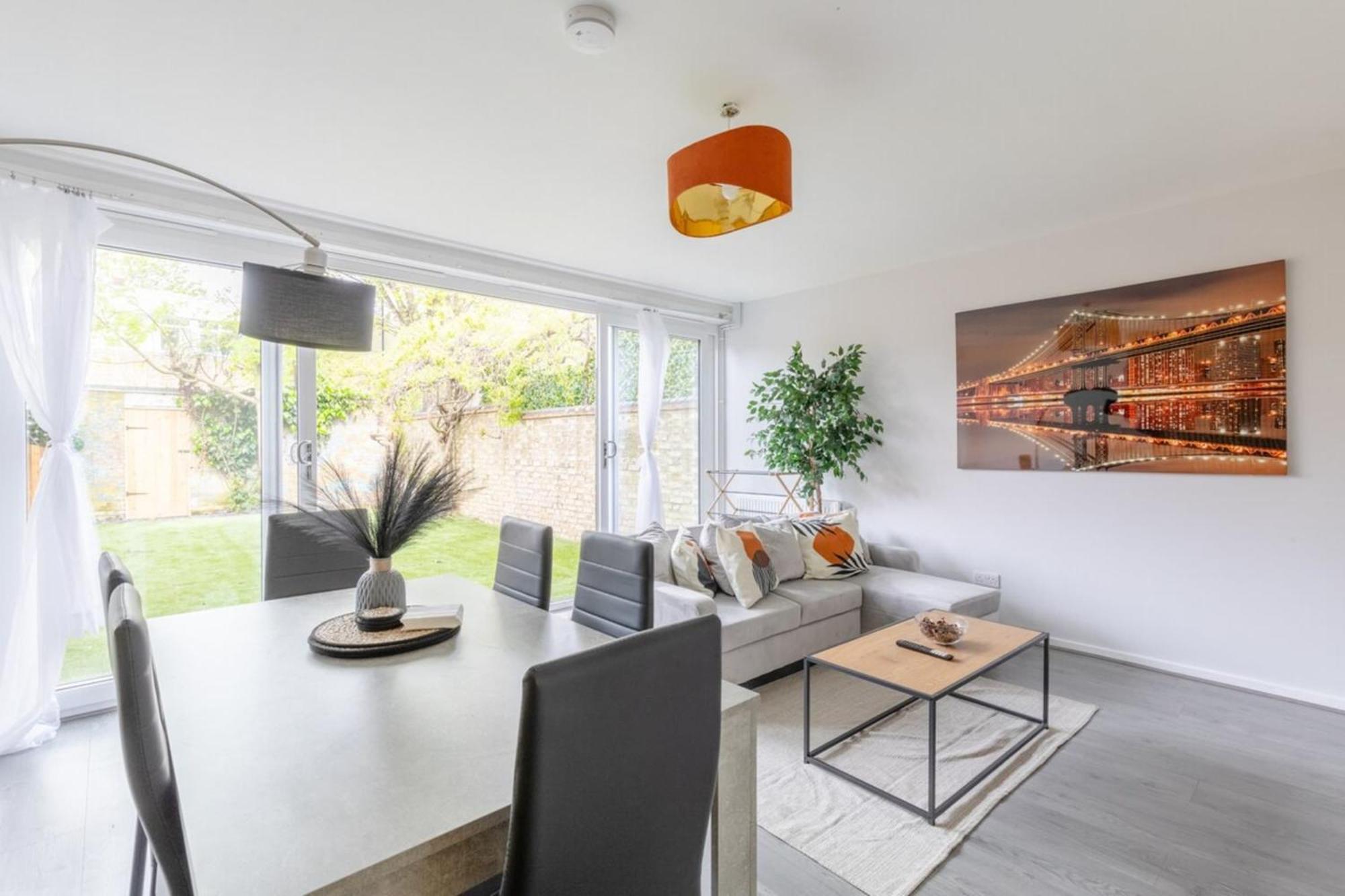 Newly Renovated 3bd Islington! * London
