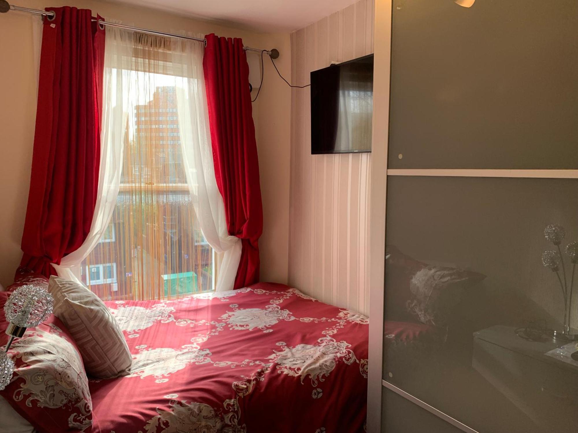Privatunterkunft Superbly Furnished In