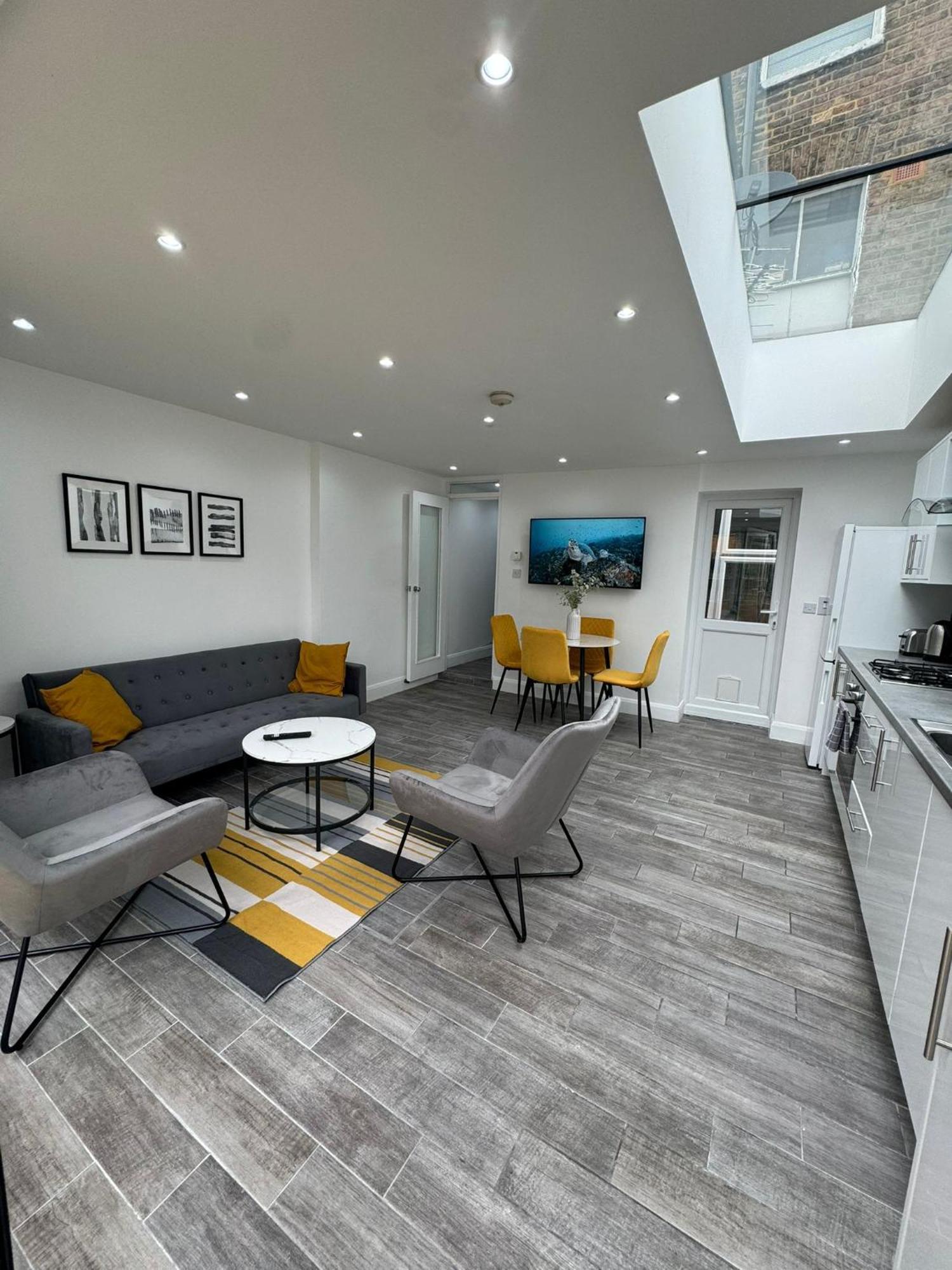 2 Double Bedroom Garden Flat In Acton,london Appartement *