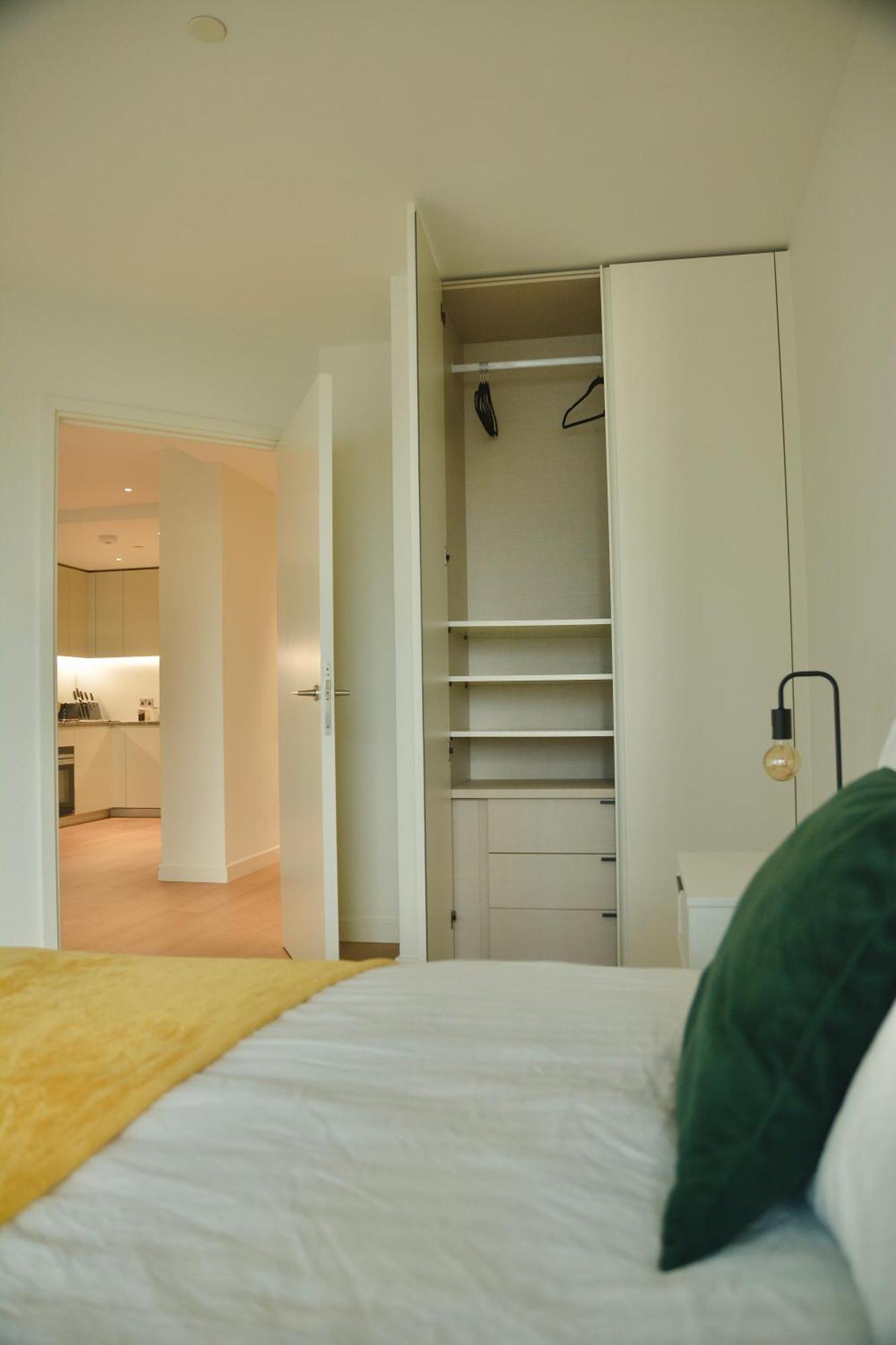 O2 Arena 2bedroom Flat, 05 Apartment London
