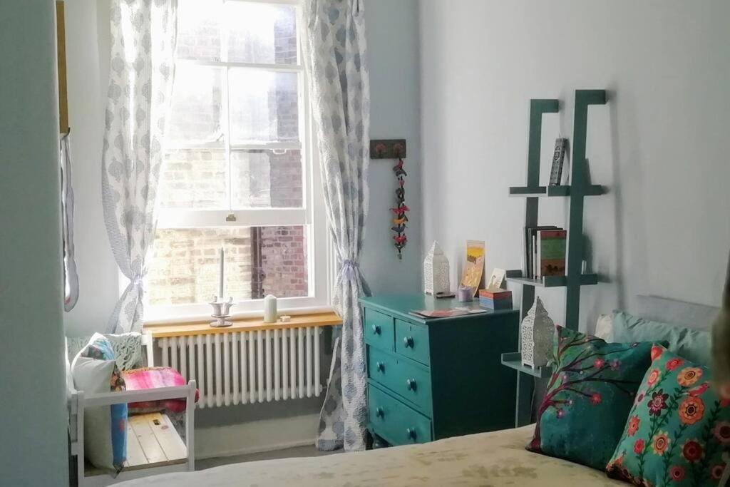 Charming With Balcony * London