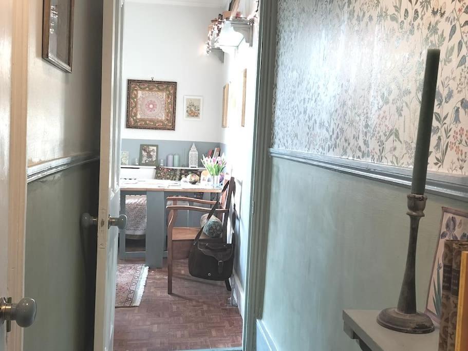 Charming With Balcony Apartment *