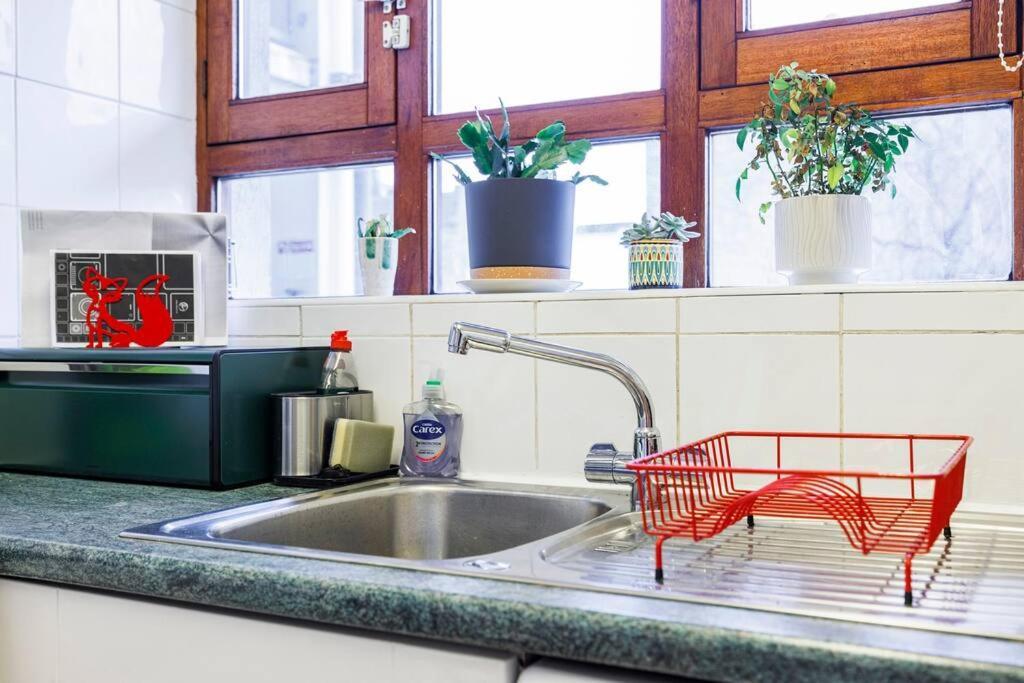 Kings Cross Apartment *