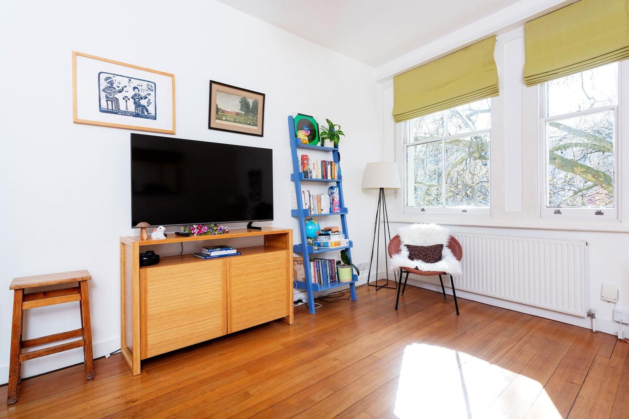 Veeve - Explorer's Escape Apartment London