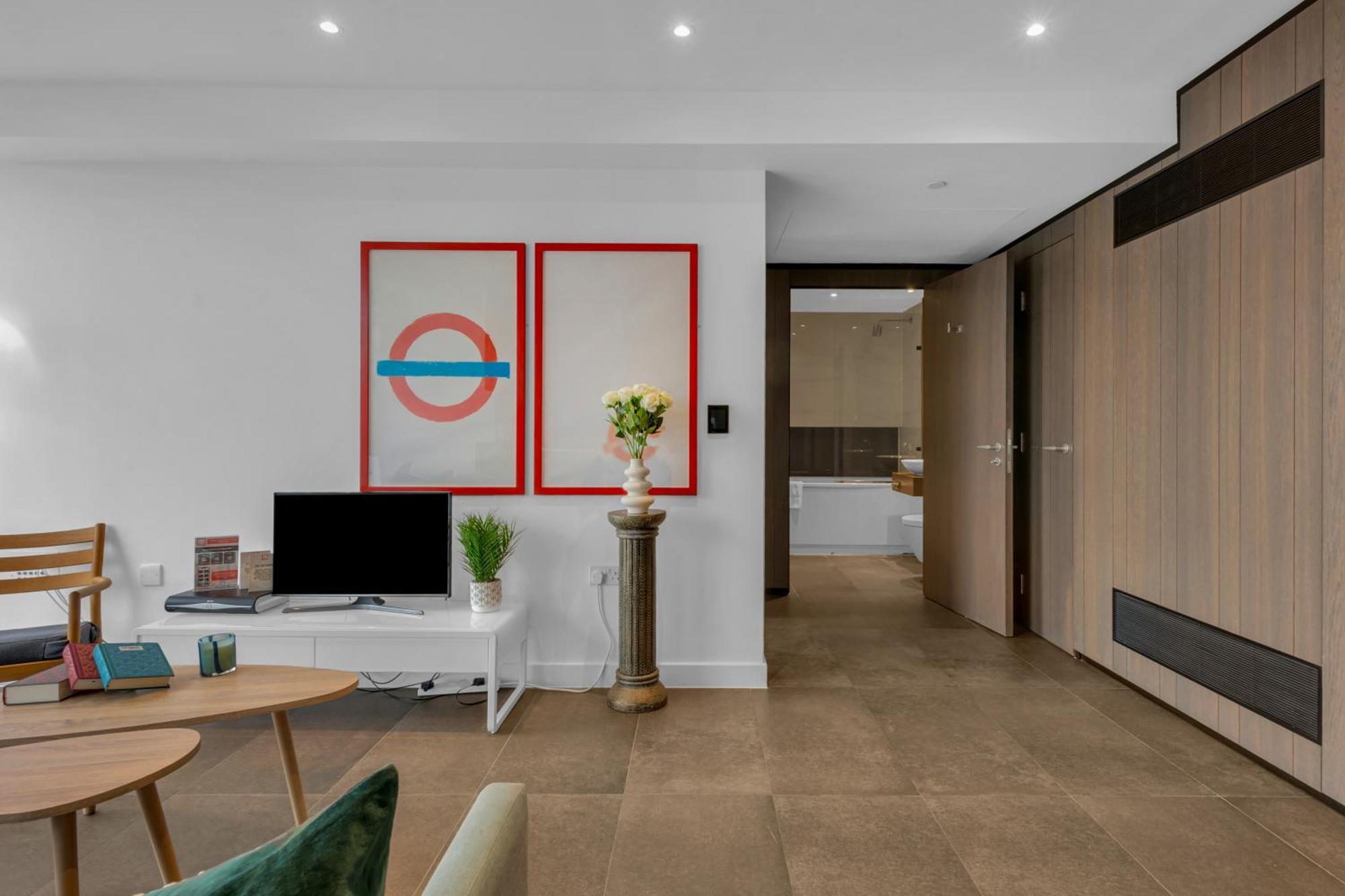Mysquare Premium One Bedroom Road Basin London