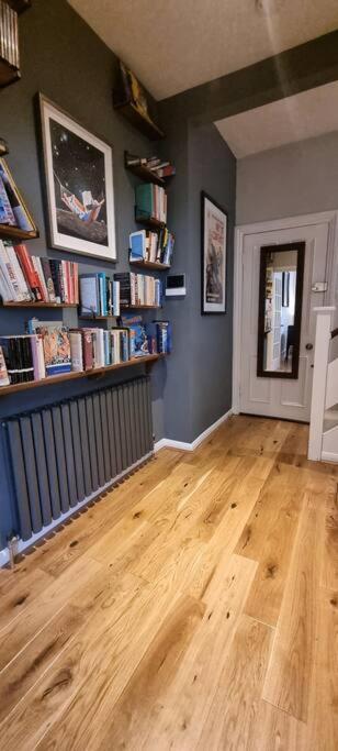 Highgate Maisonette With Roof Terrace *