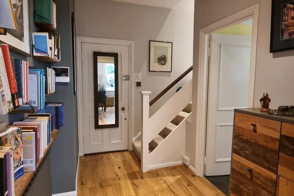 Highgate Maisonette With Roof Terrace Apartment *