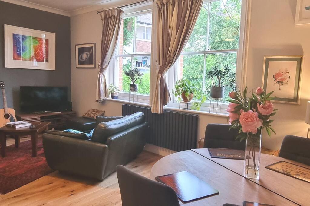 Apartment Highgate Maisonette With Roof Terrace *
