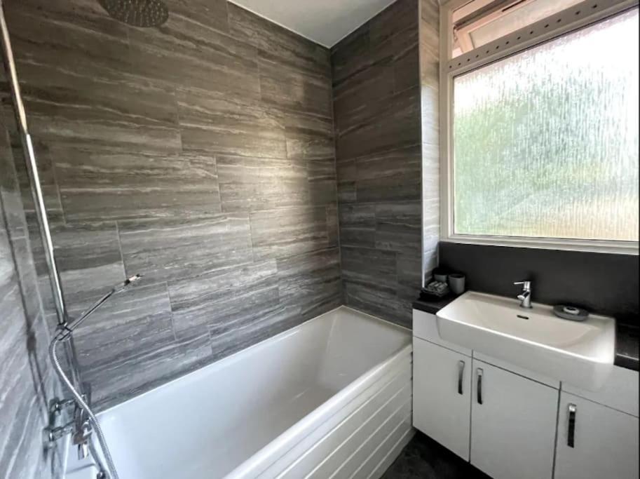 Appartement Spacious 2 Bedroom In Hoxton *