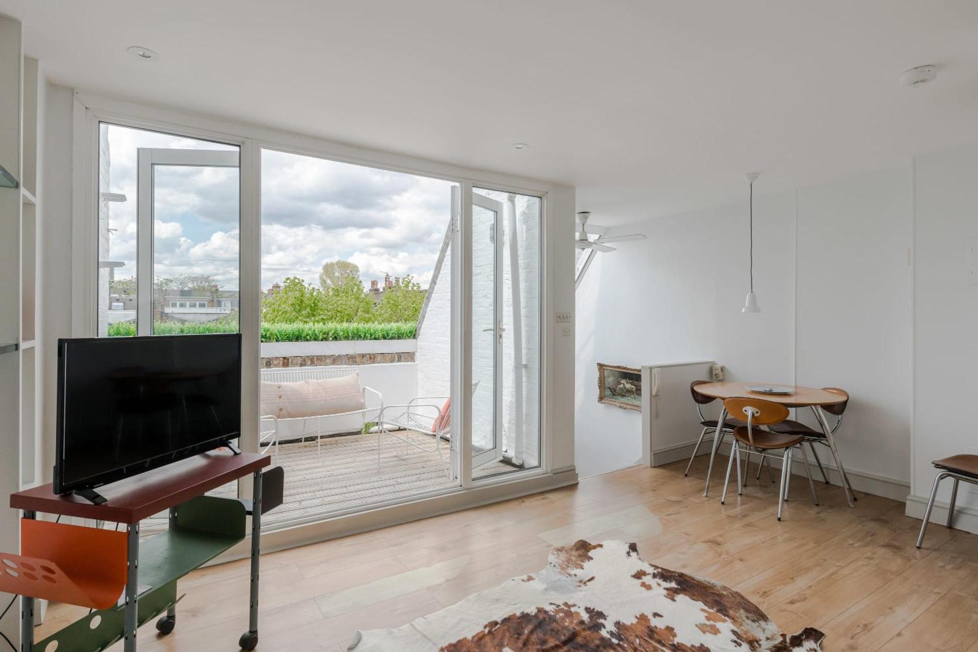 Apartment Light-filled Primrose Hill Rooftop Retreat