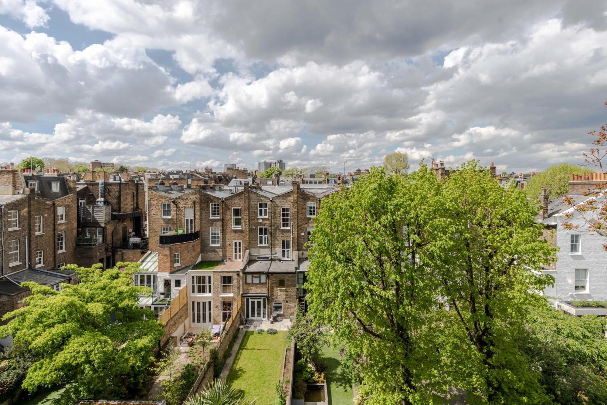 Light-filled Primrose Hill Rooftop Retreat Apartment *