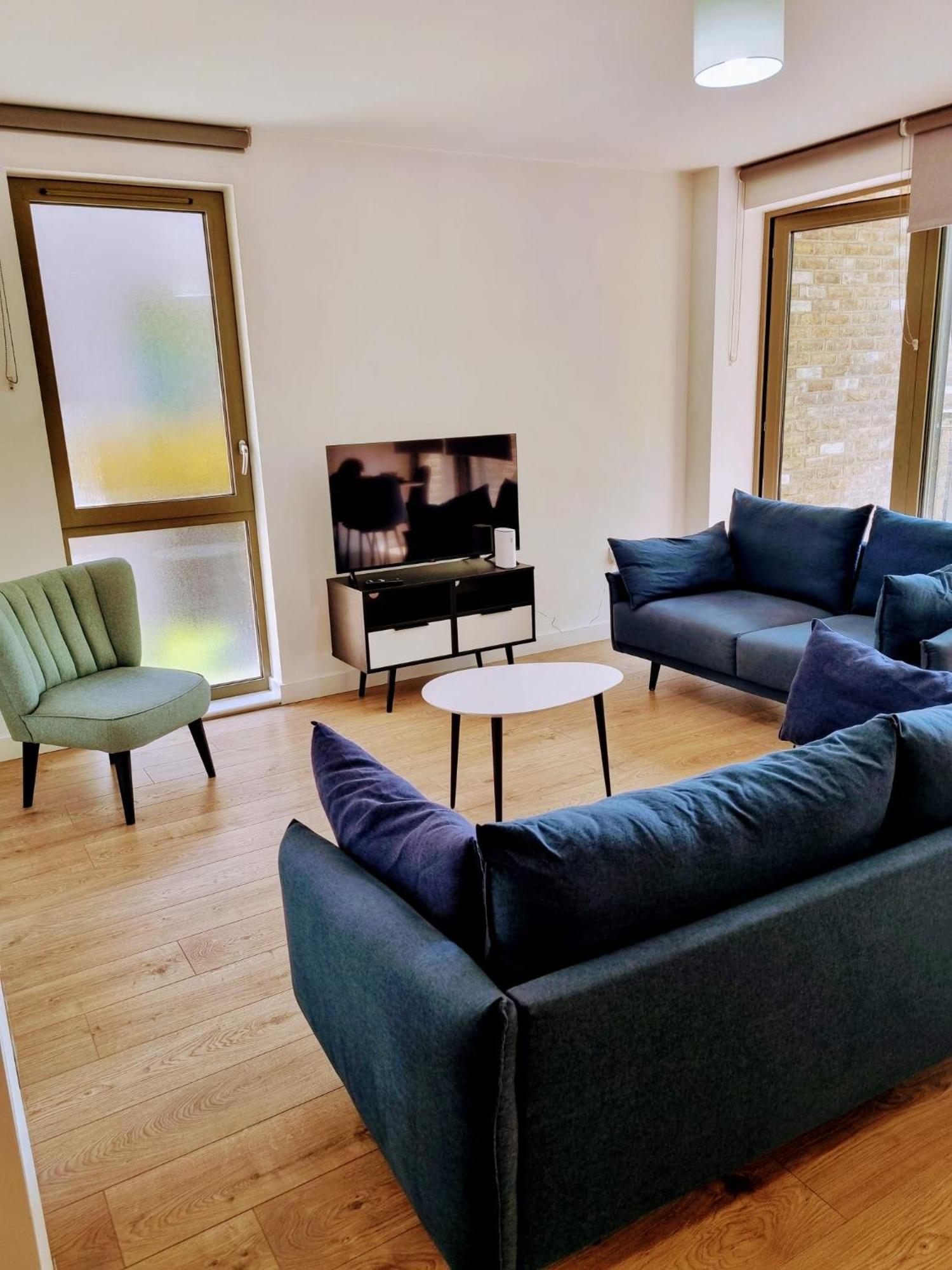 Street View Apartment *