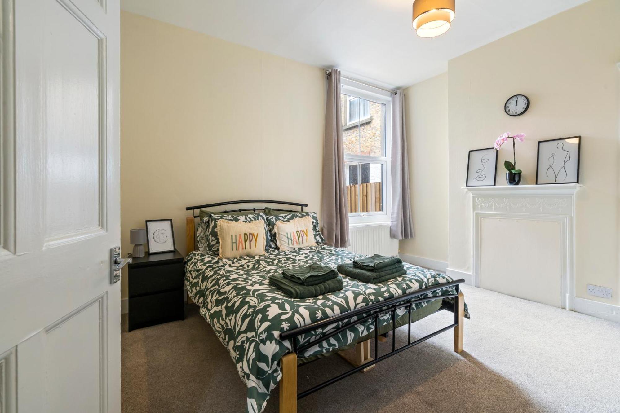 Modern 3 Bedroom In Wimbeldon Park Appartement