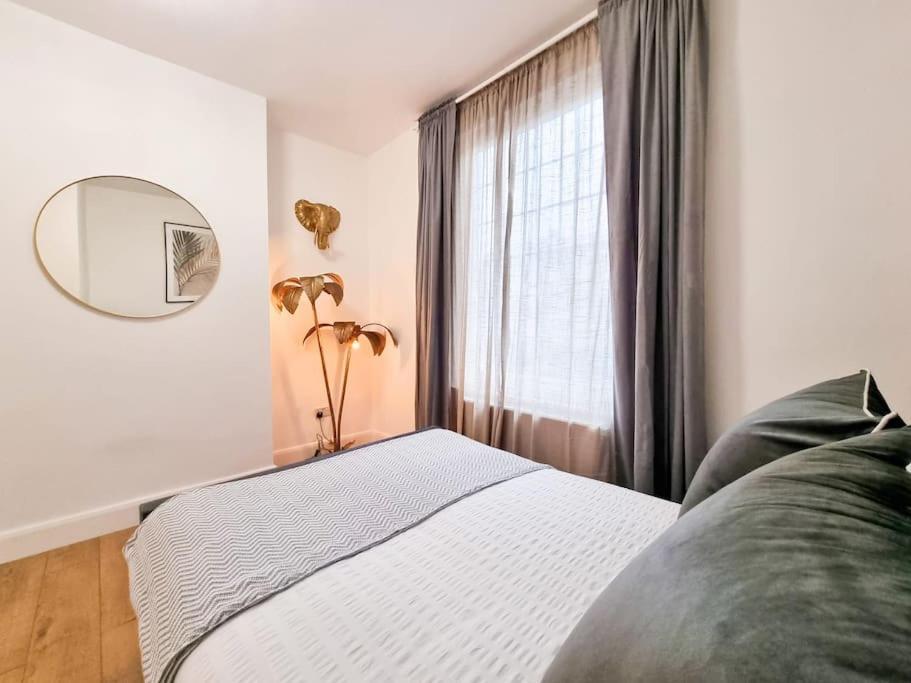 Stylish And Cosy 2 In W Private Parking Appartement Londen