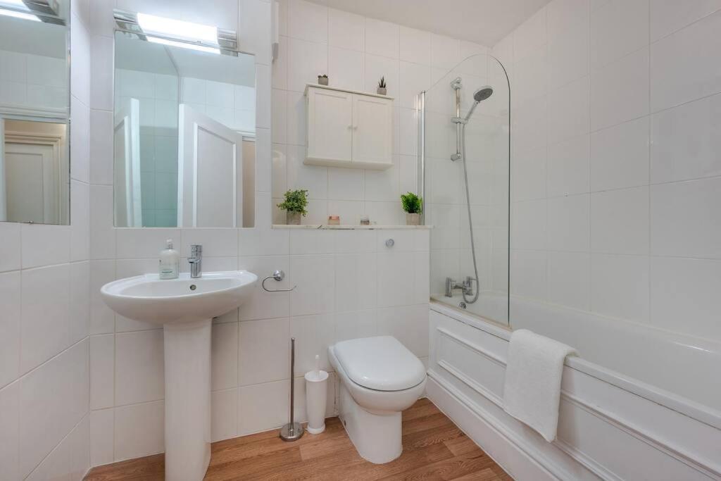 Cosy 2 Bed In Kensington Olympia * Londen