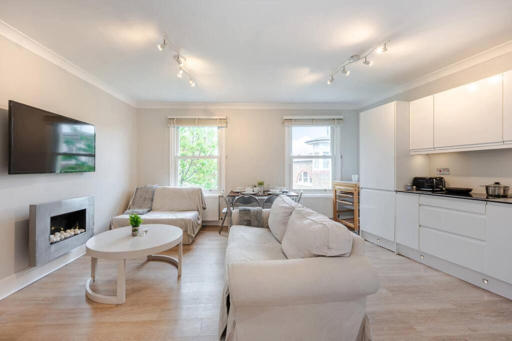 Cosy 2 Bed In Kensington Olympia Appartement Londen