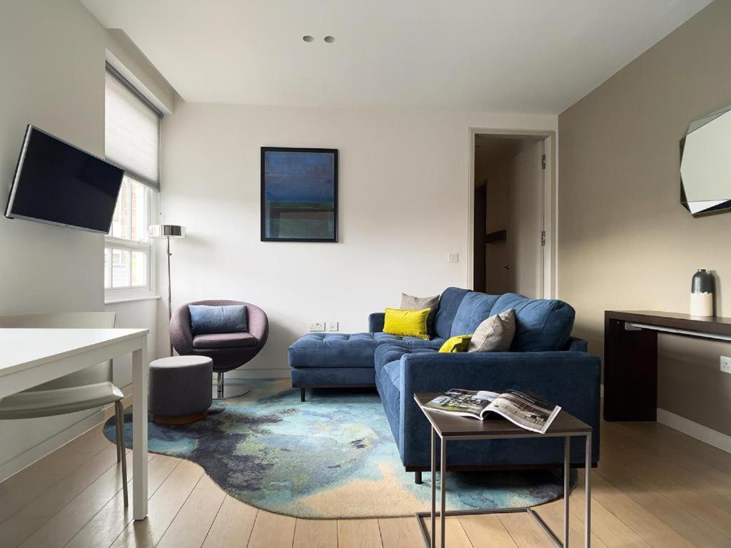 Wells Court By Aeria * Londres