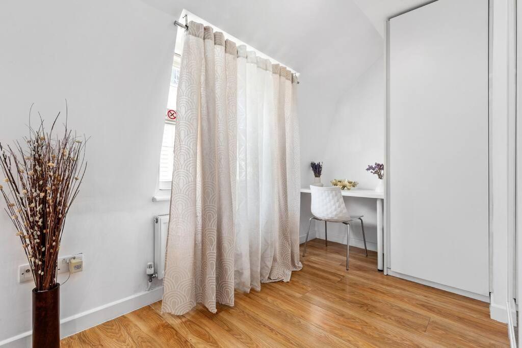 3 Bdr Flat In Mayfair Haymarket Central Hy4 Apartment London