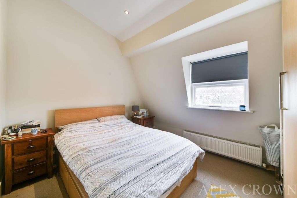 Cosy Caledonian Road Apartment, Nearby Tube And Restaurants * London