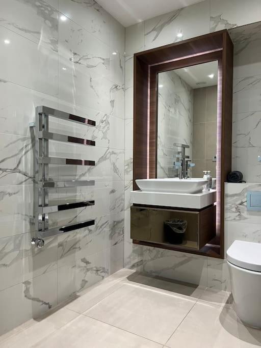 Apartment Stunning 1br Luxury City London