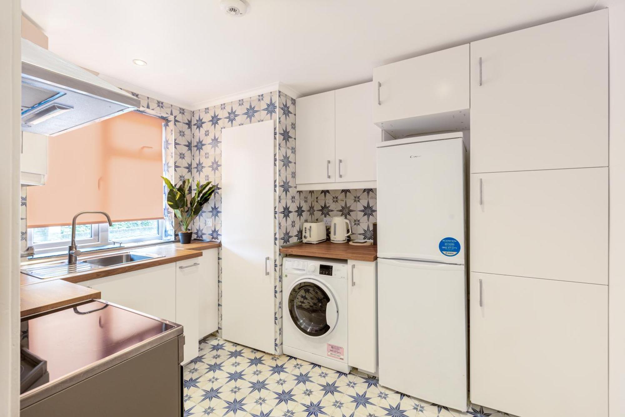 Renovated 2-storey 2br Wgarden Near Angel St London