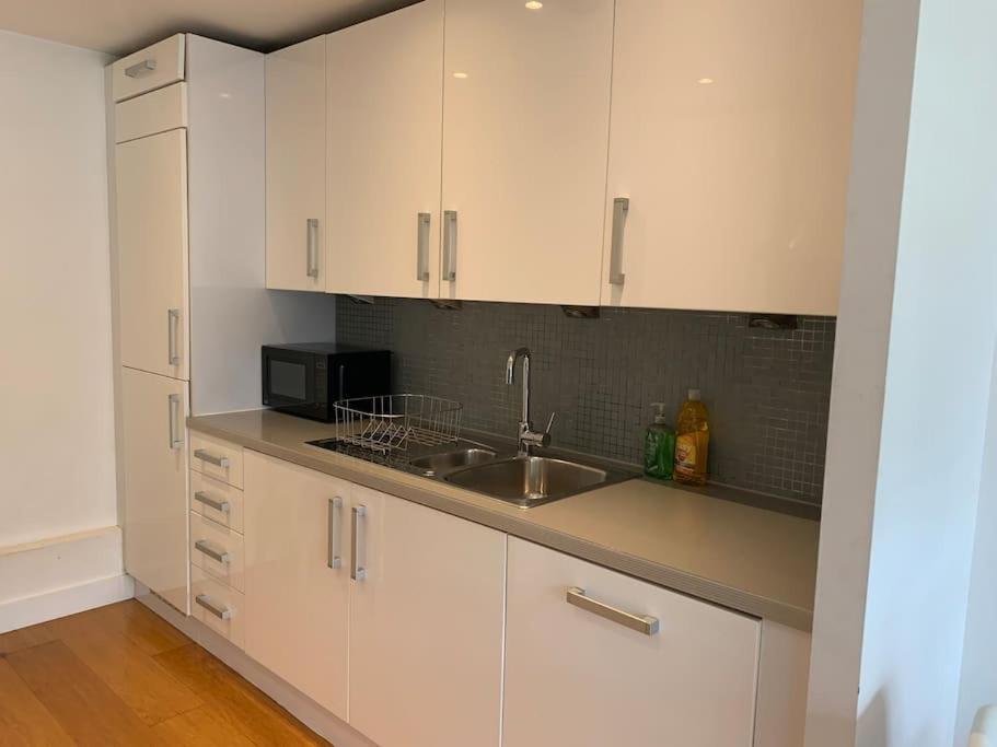 2 Bed Apt, Hoxton, Canal Views * Londen