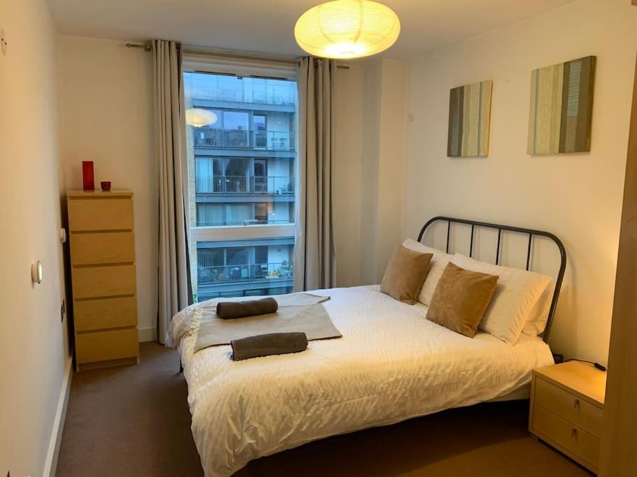 Appartement 2 Bed Apt, Hoxton, Canal Views Londen