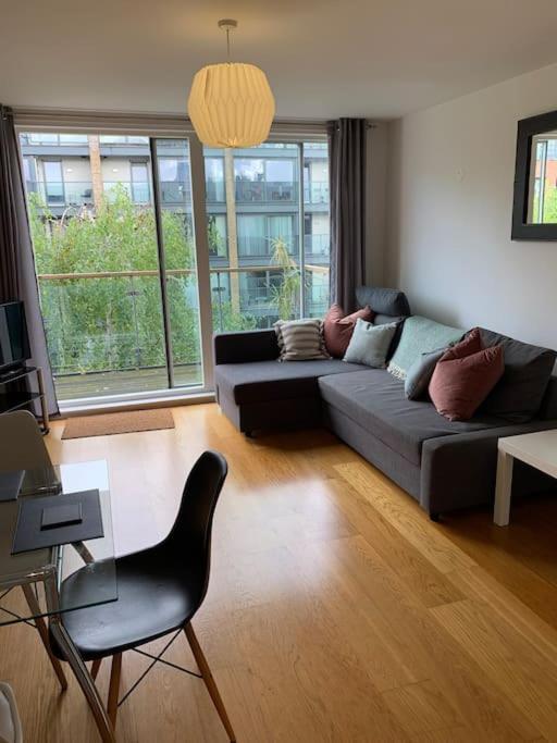 Appartement 2 Bed Apt, Hoxton, Canal Views Londen