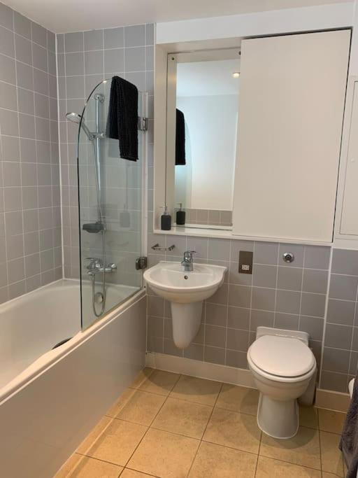 Appartement 2 Bed Apt, Hoxton, Canal Views Londen