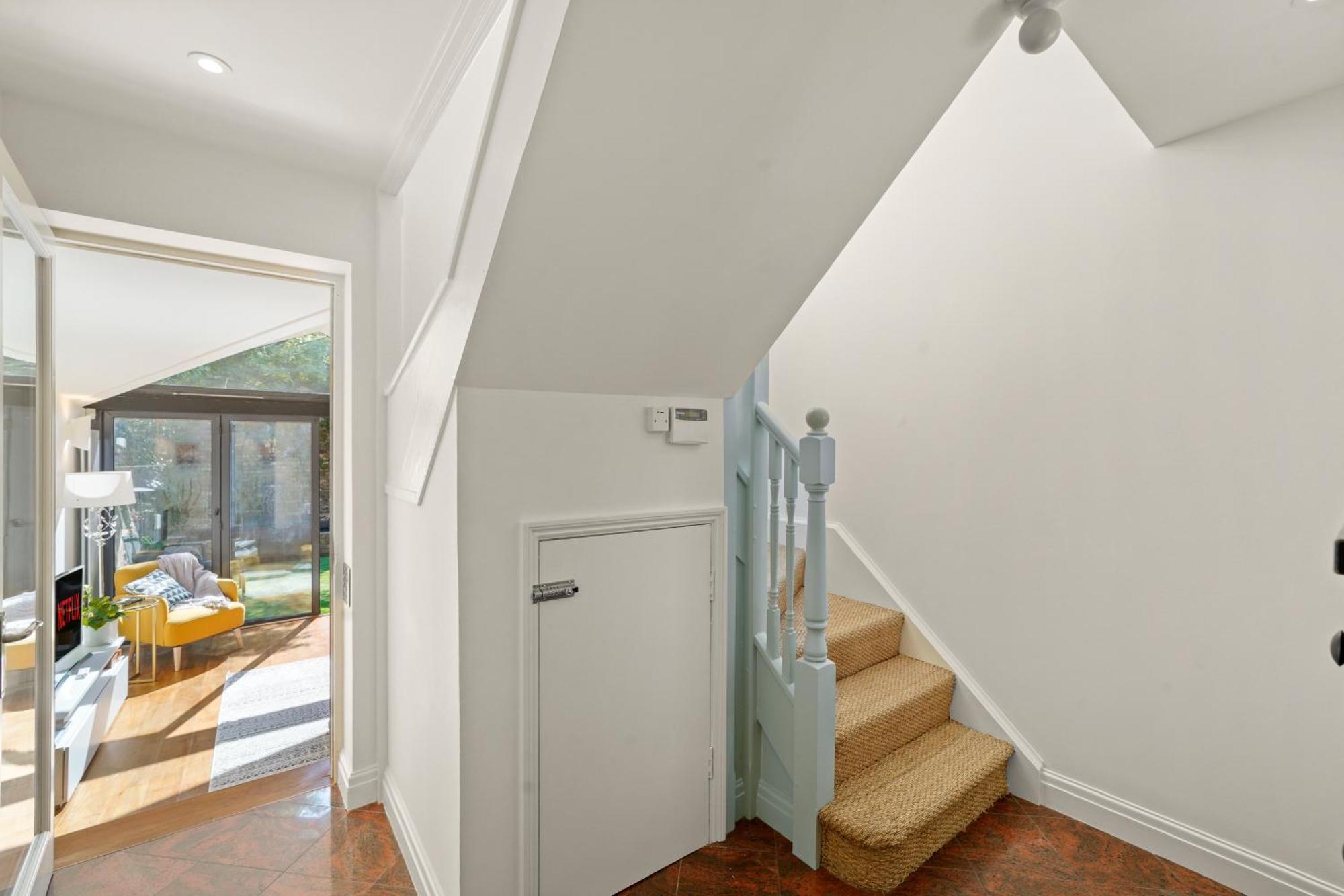 3 Bedroom Mews - Clapham Common - Free Private Parking - Sleeps 5 - Newly Refurbished - Sweetpea & Pillow Londres