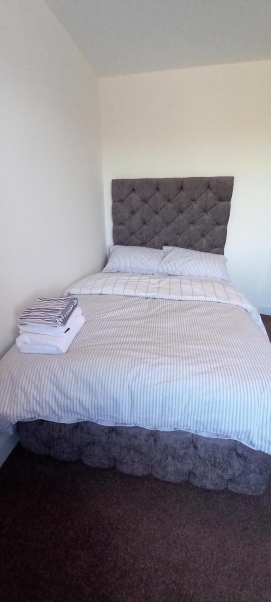 Neat And Peaceful Double Homestay London