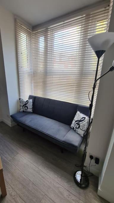 Beethoven St One Bedroom Flat - 3 Beds Up To 4 Adults Appartement Londen
