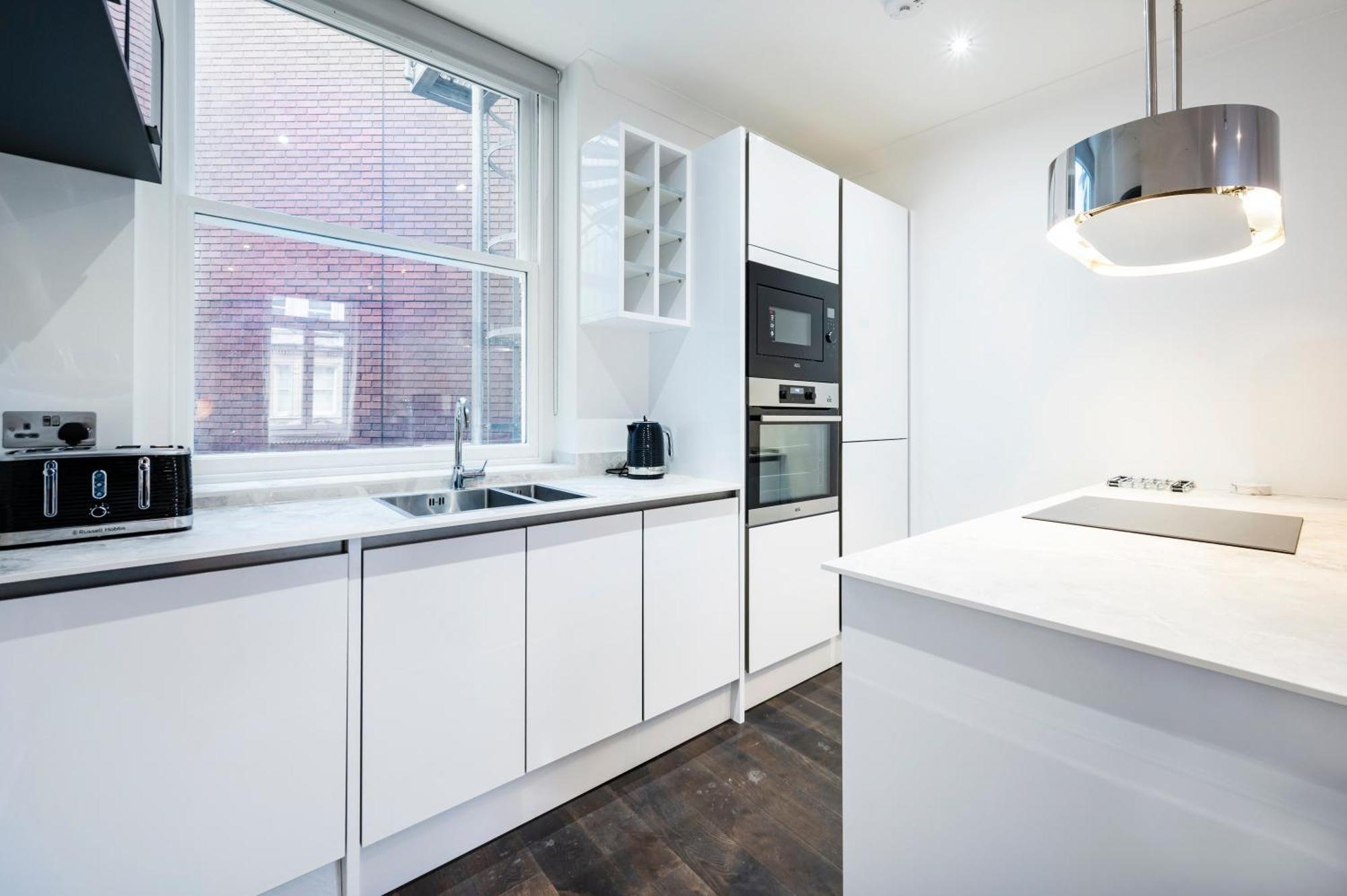High End Two Bedroom Apartment, Covent Garden Appartement Londen