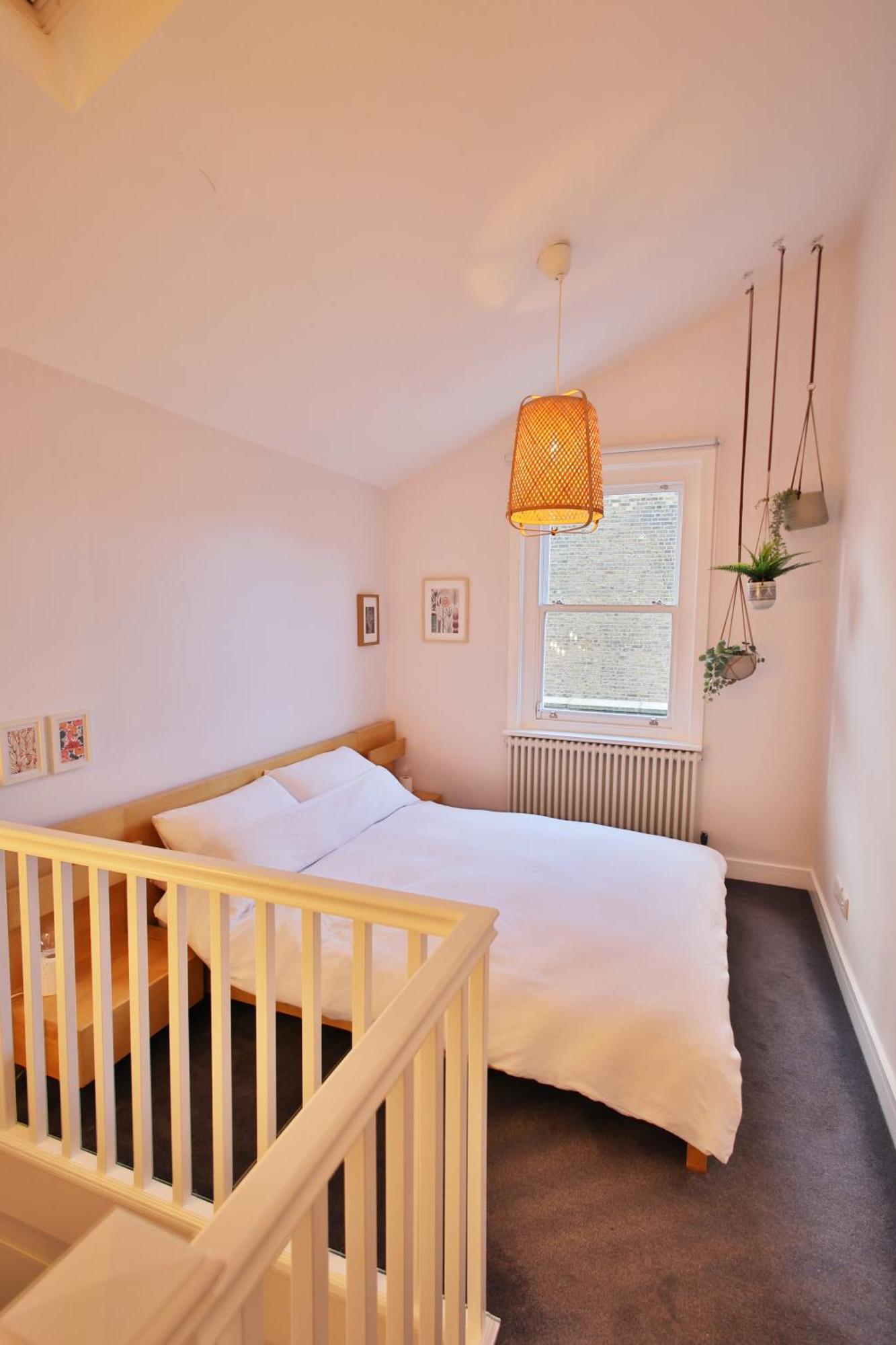 Peaceful Garden On Road Apartment London
