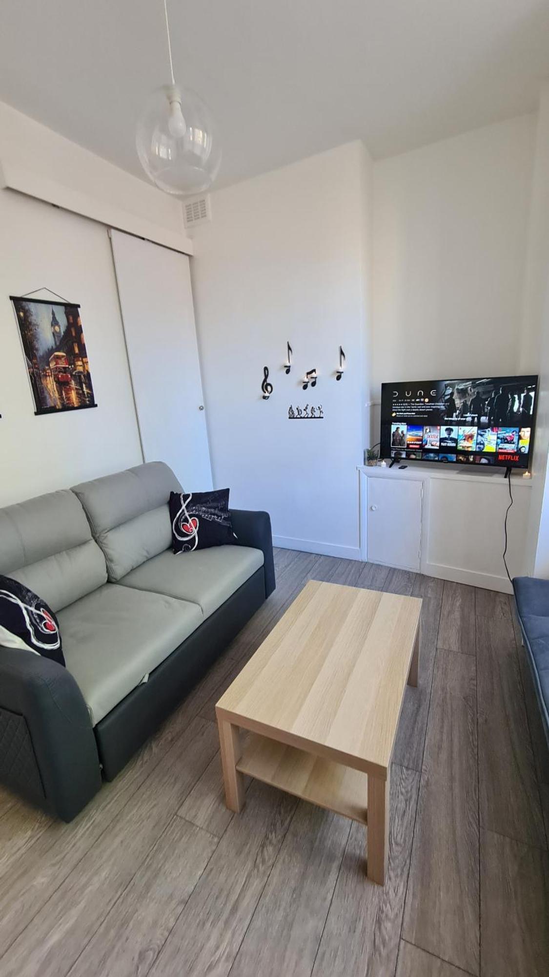 Beethoven St One Bedroom Flat - 3 Beds Up To 4 Adults Appartement Londen