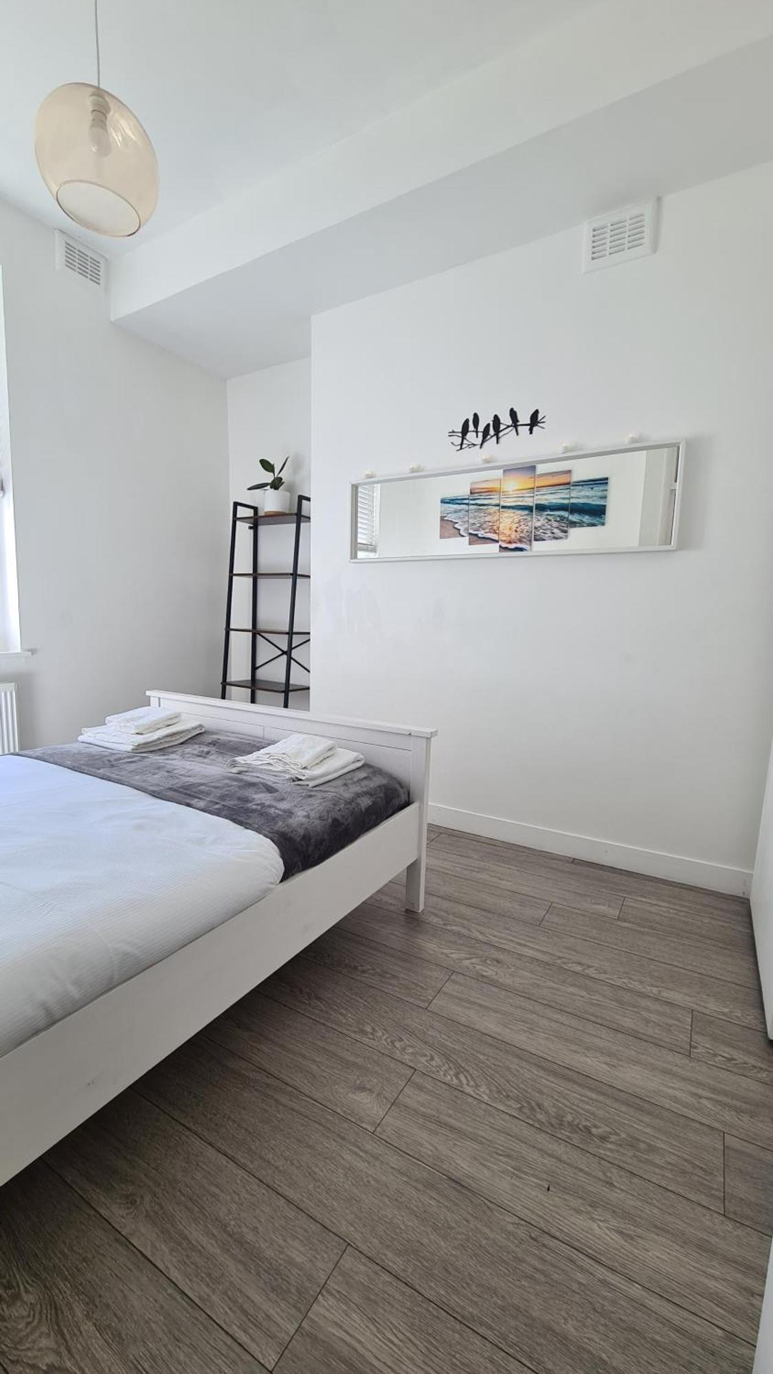 Appartement Beethoven St One Bedroom Flat - 3 Beds Up To 4 Adults Londen