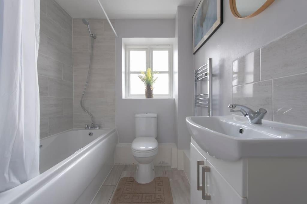 Lovely 2 Bedroom With River & View * Londres