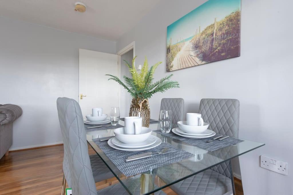 Apartamento Lovely 2 Bedroom With River & View Londres