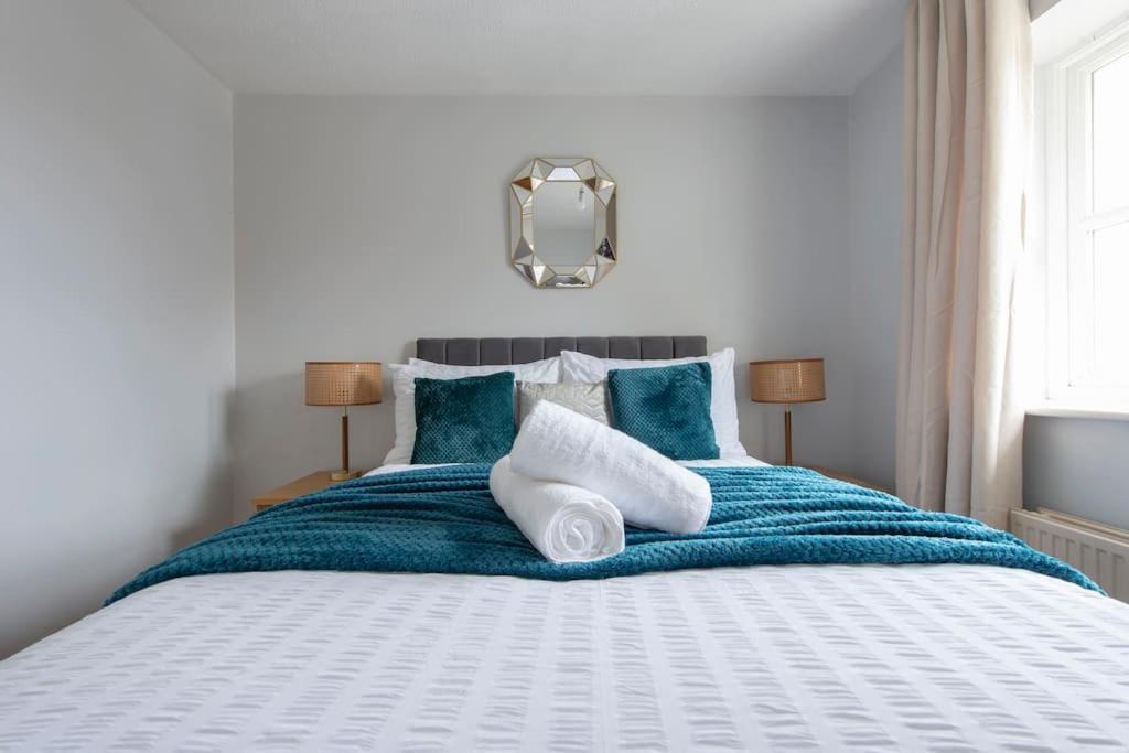 Lovely 2 Bedroom With River & View Apartamento Londres