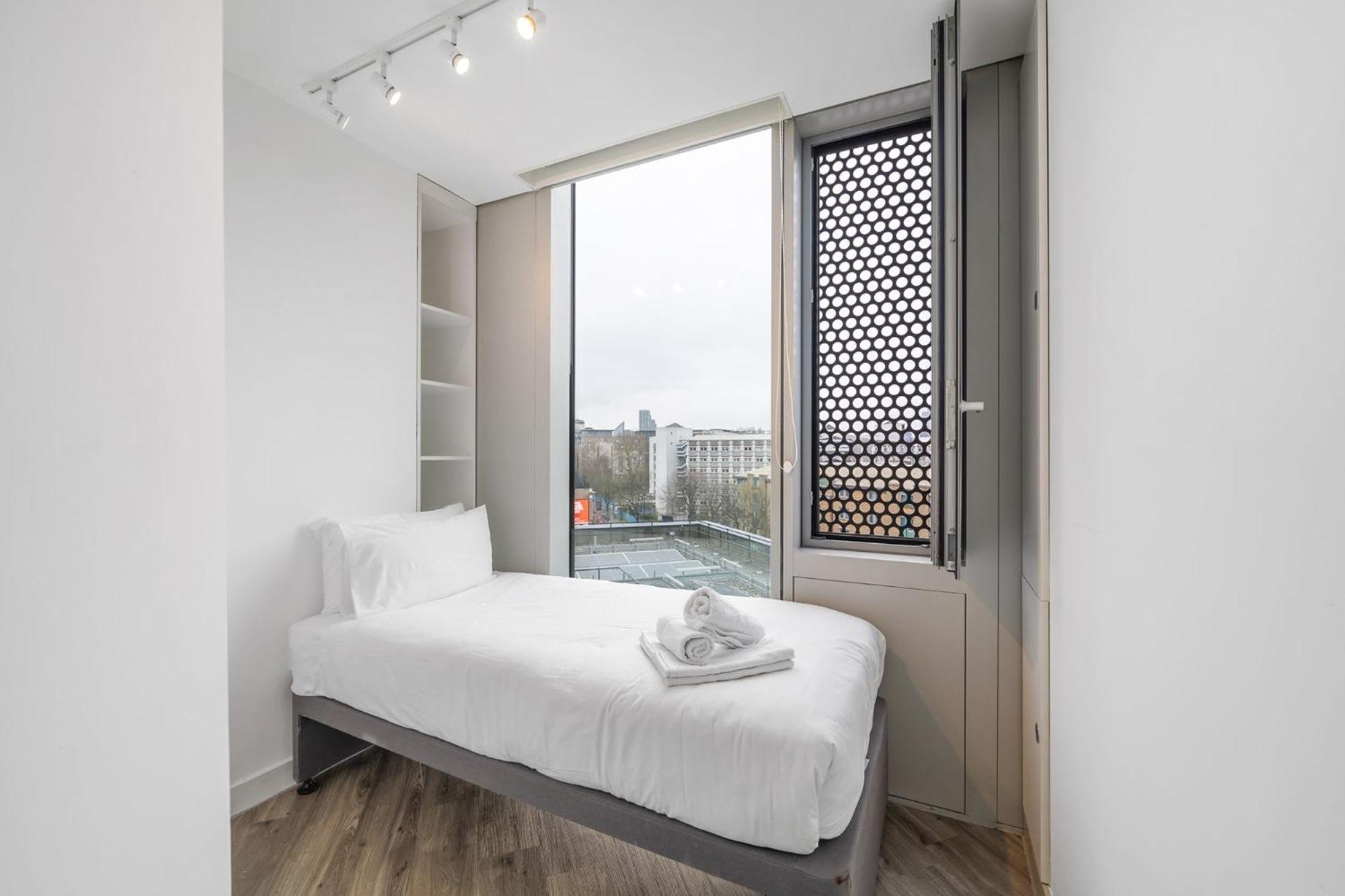 Studios, And Private Bedrooms With Shared Kitchen At Chapter Kings Cross In Londres