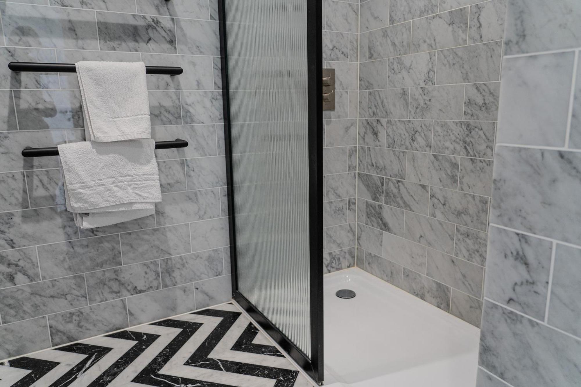 Luxury Balcony Apartment, Canary Wharf Apartment