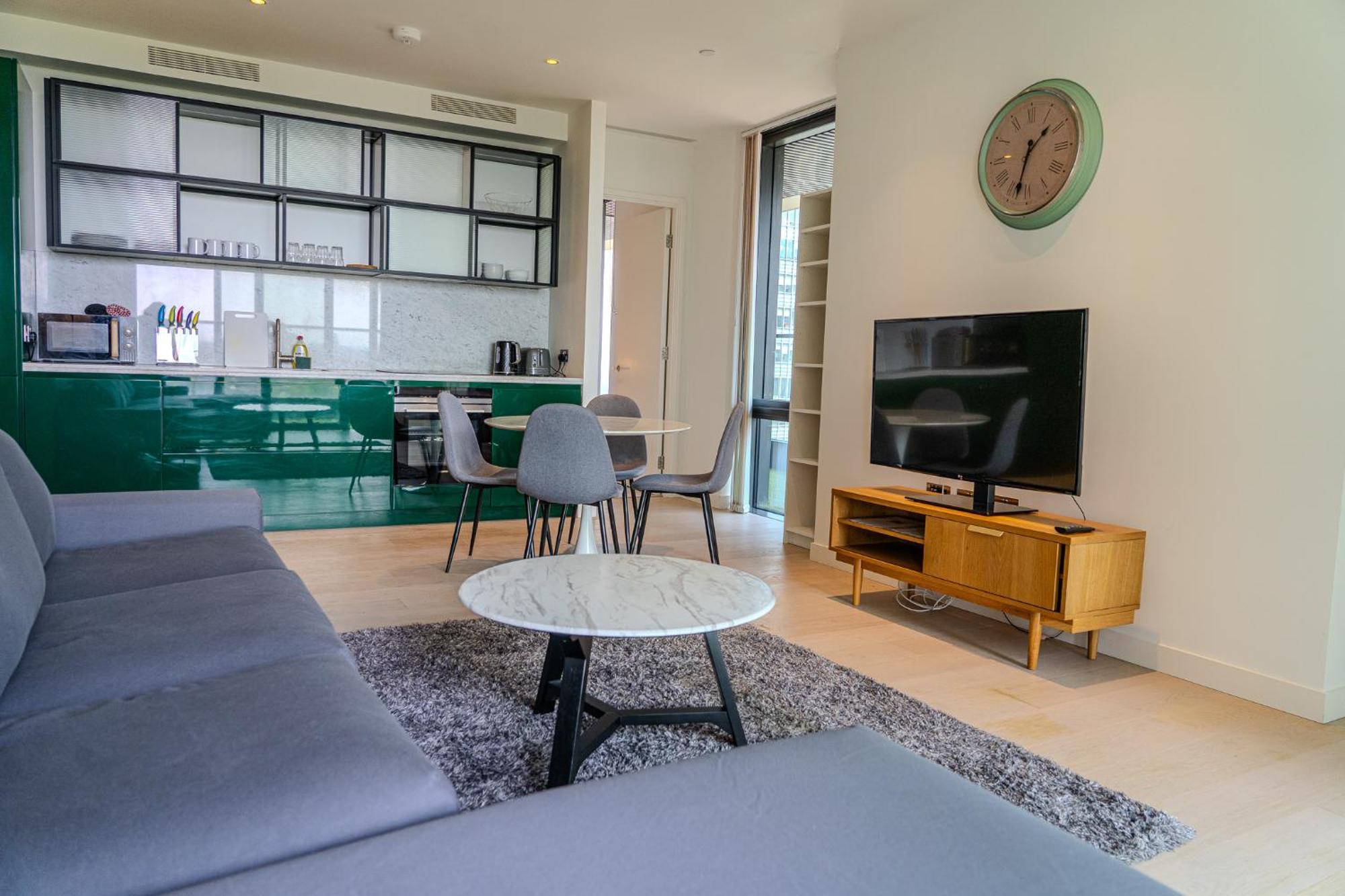 Luxury Balcony Apartment, Canary Wharf Apartment London