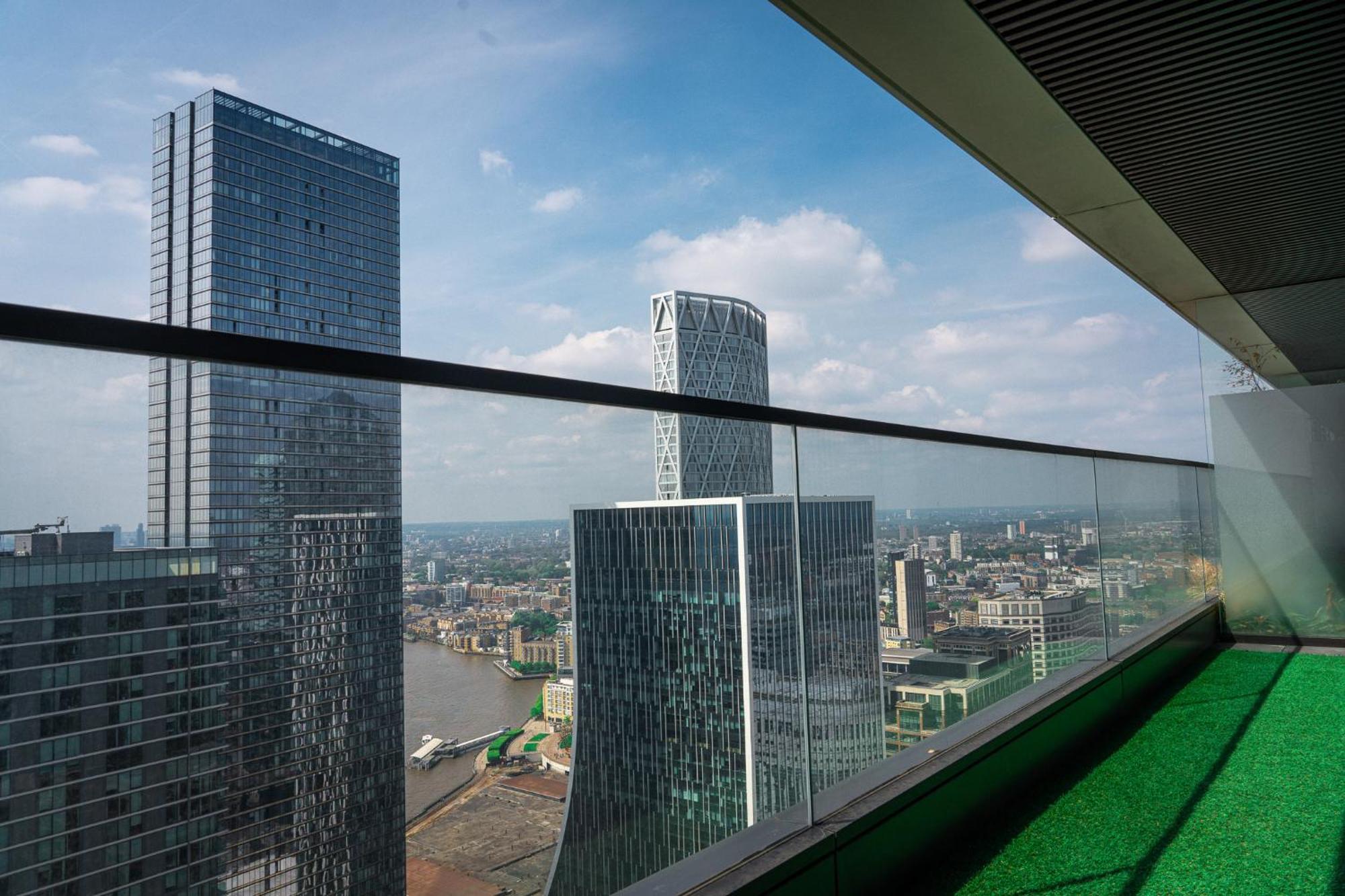 Apartment Luxury Balcony Apartment, Canary Wharf