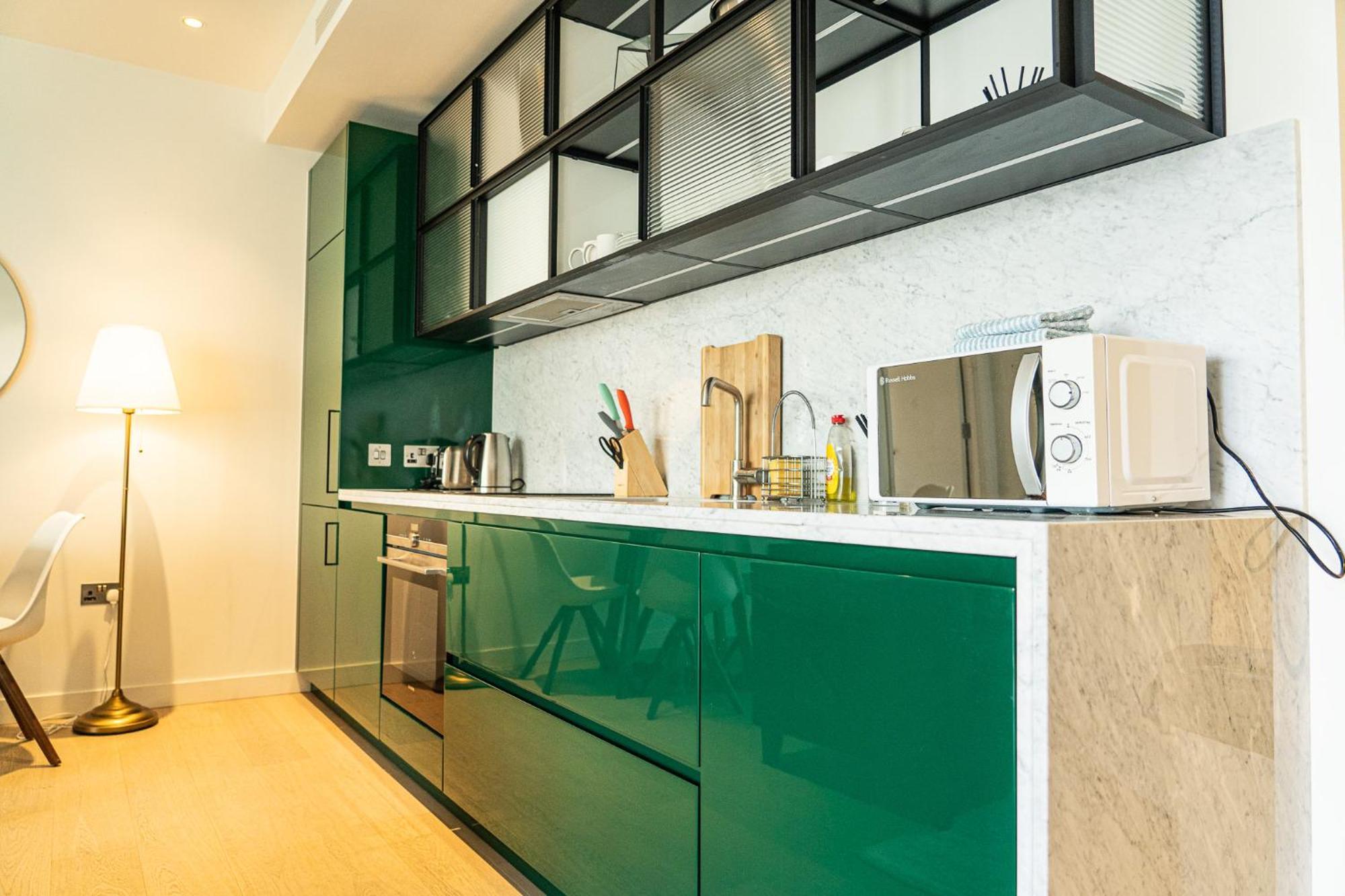 Luxury Balcony Apartment, Canary Wharf Apartment *