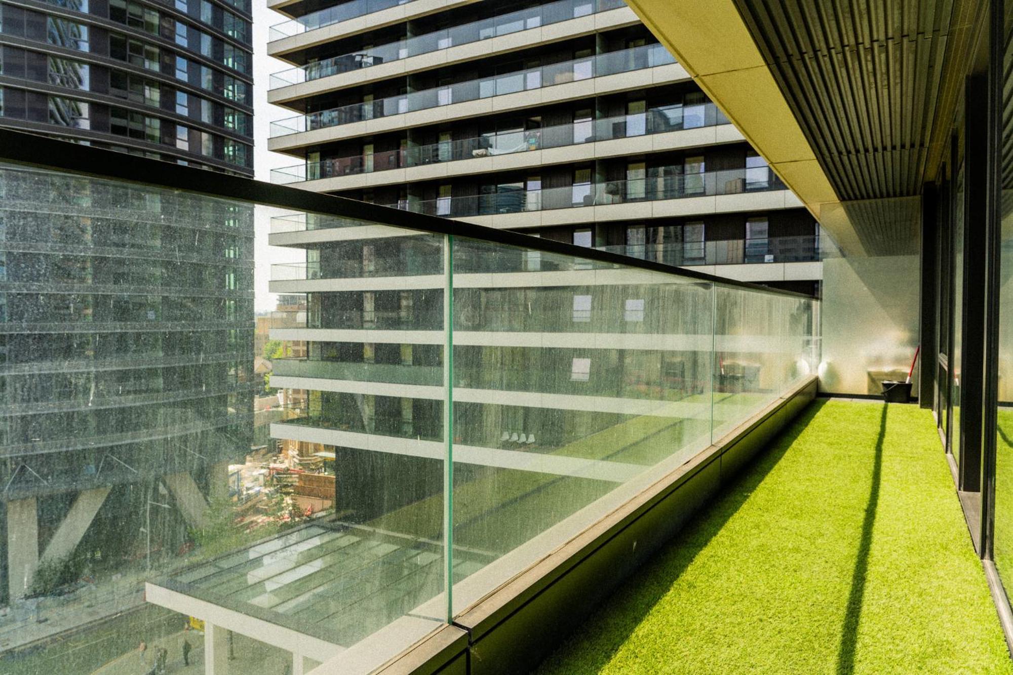 Apartment Luxury Balcony Apartment, Canary Wharf London